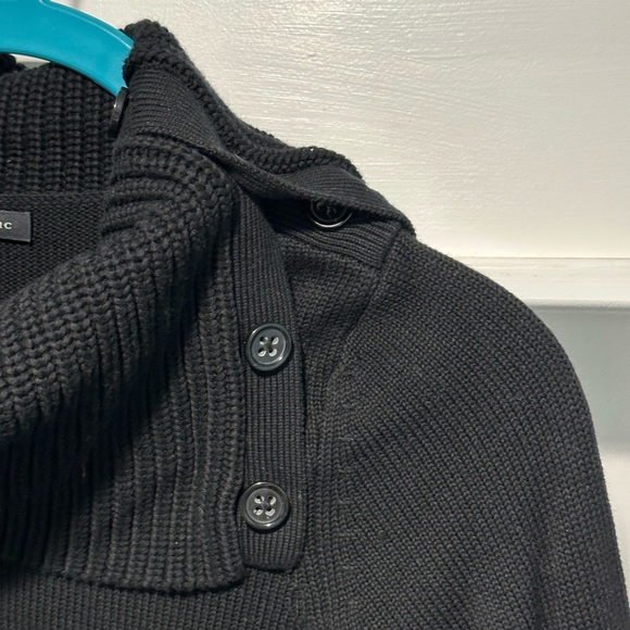 Banana Republic Black Sweater - Picture 3 of 3